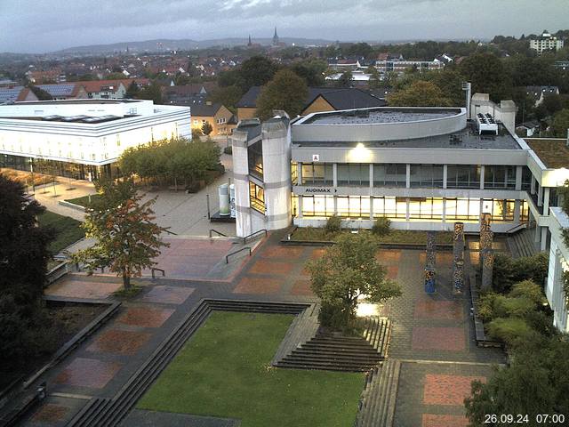 Foto der Webcam: Verwaltungsgebäude, Innenhof mit Audimax, Hörsaal-Gebäude 1