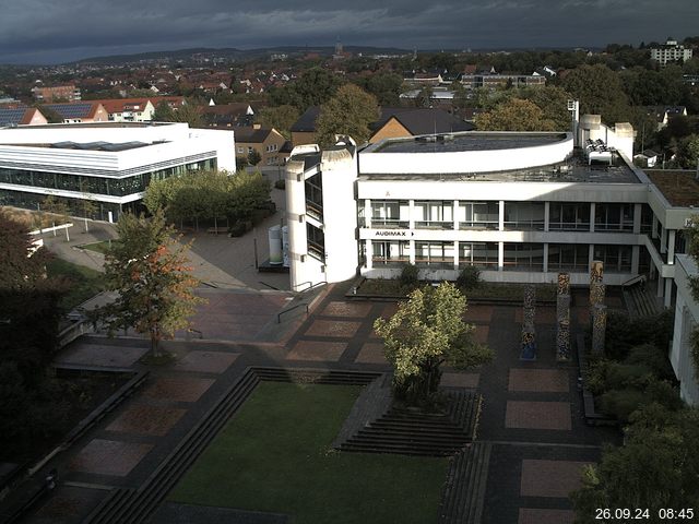 Foto der Webcam: Verwaltungsgebäude, Innenhof mit Audimax, Hörsaal-Gebäude 1