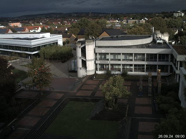 Foto der Webcam: Verwaltungsgebäude, Innenhof mit Audimax, Hörsaal-Gebäude 1