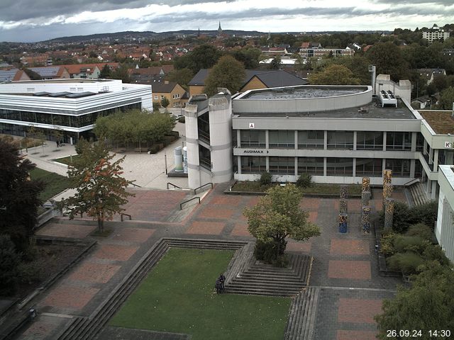 Foto der Webcam: Verwaltungsgebäude, Innenhof mit Audimax, Hörsaal-Gebäude 1