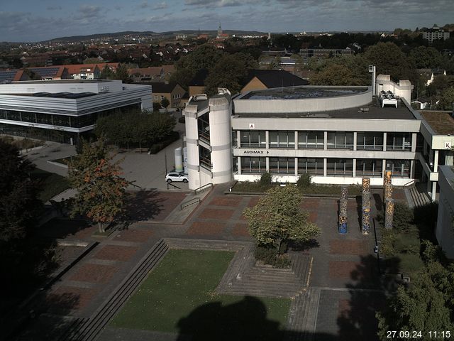 Foto der Webcam: Verwaltungsgebäude, Innenhof mit Audimax, Hörsaal-Gebäude 1