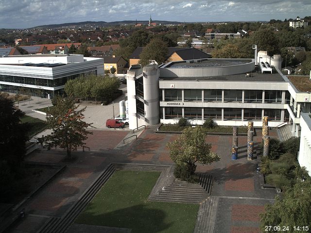 Foto der Webcam: Verwaltungsgebäude, Innenhof mit Audimax, Hörsaal-Gebäude 1