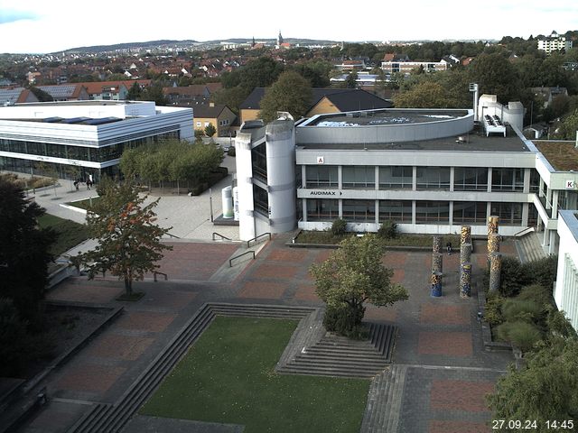 Foto der Webcam: Verwaltungsgebäude, Innenhof mit Audimax, Hörsaal-Gebäude 1