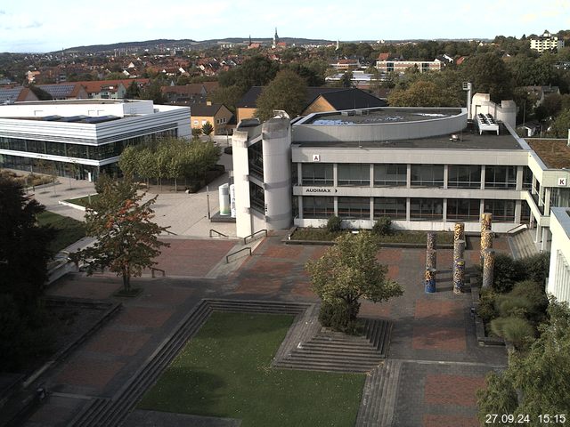 Foto der Webcam: Verwaltungsgebäude, Innenhof mit Audimax, Hörsaal-Gebäude 1