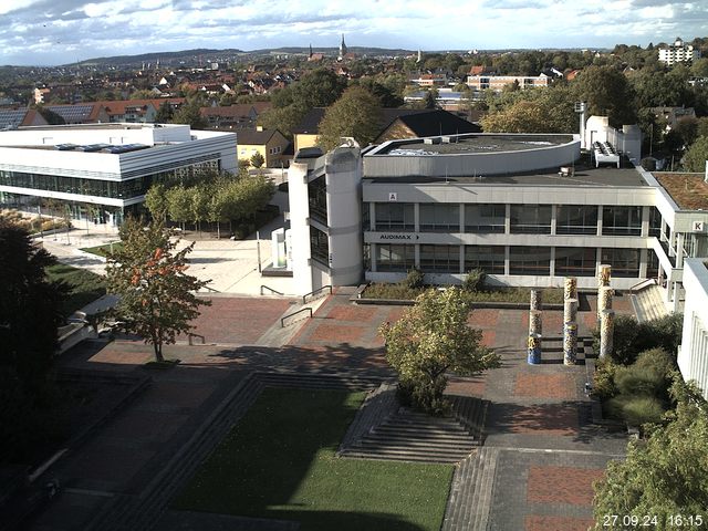 Foto der Webcam: Verwaltungsgebäude, Innenhof mit Audimax, Hörsaal-Gebäude 1