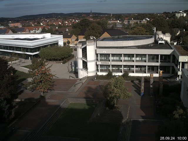 Foto der Webcam: Verwaltungsgebäude, Innenhof mit Audimax, Hörsaal-Gebäude 1