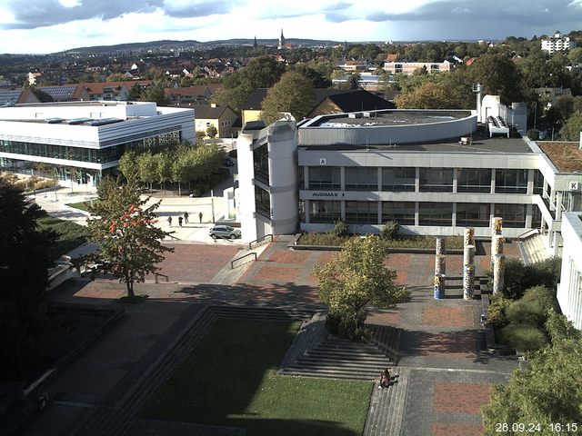 Foto der Webcam: Verwaltungsgebäude, Innenhof mit Audimax, Hörsaal-Gebäude 1