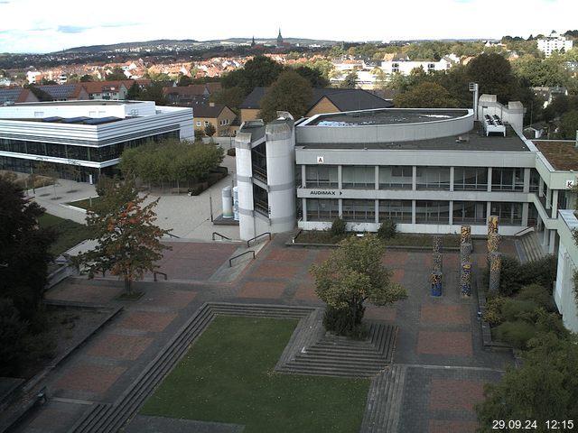 Foto der Webcam: Verwaltungsgebäude, Innenhof mit Audimax, Hörsaal-Gebäude 1