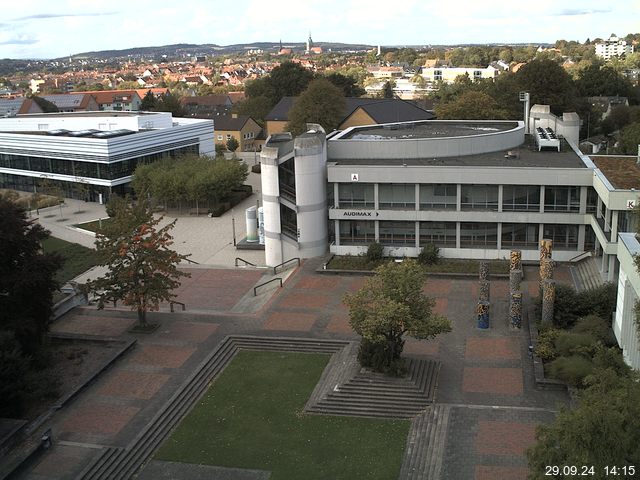 Foto der Webcam: Verwaltungsgebäude, Innenhof mit Audimax, Hörsaal-Gebäude 1