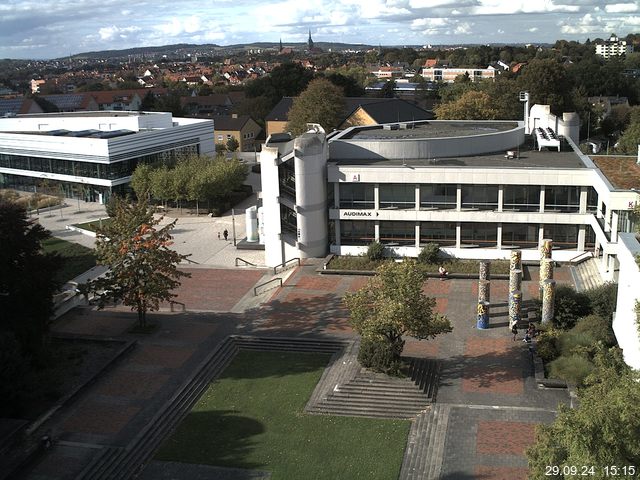 Foto der Webcam: Verwaltungsgebäude, Innenhof mit Audimax, Hörsaal-Gebäude 1