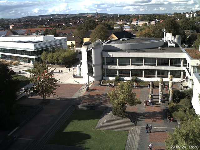 Foto der Webcam: Verwaltungsgebäude, Innenhof mit Audimax, Hörsaal-Gebäude 1