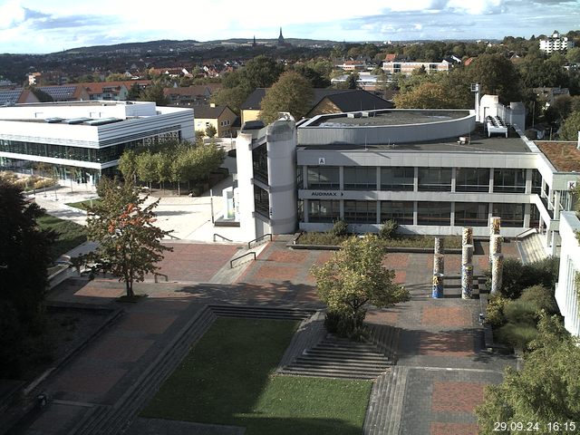 Foto der Webcam: Verwaltungsgebäude, Innenhof mit Audimax, Hörsaal-Gebäude 1