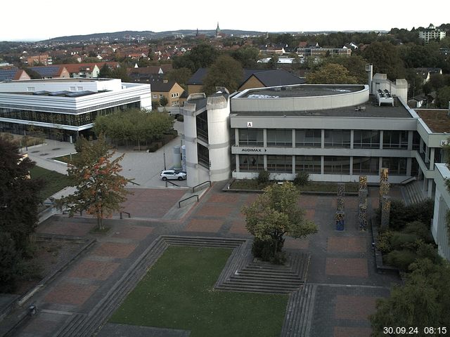 Foto der Webcam: Verwaltungsgebäude, Innenhof mit Audimax, Hörsaal-Gebäude 1