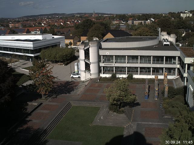 Foto der Webcam: Verwaltungsgebäude, Innenhof mit Audimax, Hörsaal-Gebäude 1