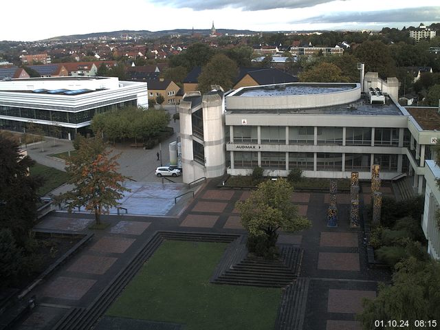 Foto der Webcam: Verwaltungsgebäude, Innenhof mit Audimax, Hörsaal-Gebäude 1