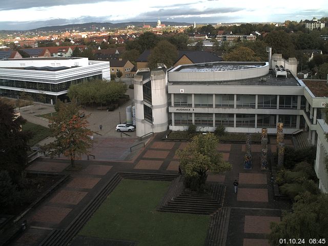 Foto der Webcam: Verwaltungsgebäude, Innenhof mit Audimax, Hörsaal-Gebäude 1