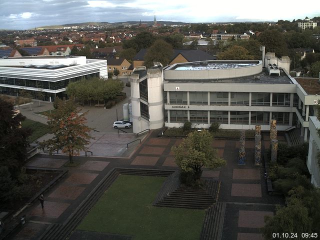 Foto der Webcam: Verwaltungsgebäude, Innenhof mit Audimax, Hörsaal-Gebäude 1