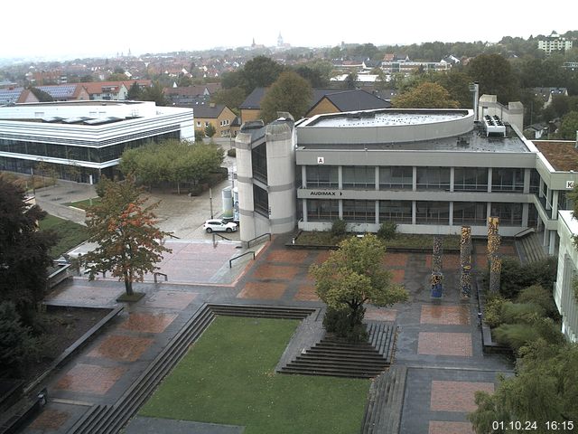 Foto der Webcam: Verwaltungsgebäude, Innenhof mit Audimax, Hörsaal-Gebäude 1