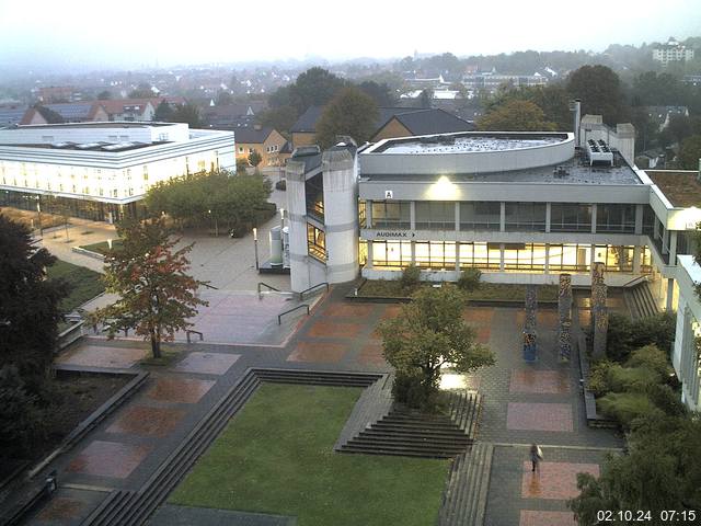 Foto der Webcam: Verwaltungsgebäude, Innenhof mit Audimax, Hörsaal-Gebäude 1