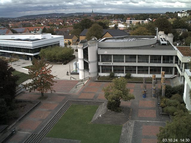 Foto der Webcam: Verwaltungsgebäude, Innenhof mit Audimax, Hörsaal-Gebäude 1