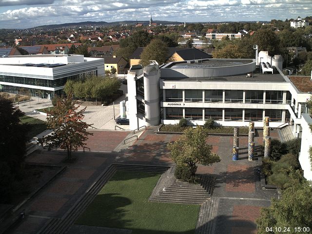 Foto der Webcam: Verwaltungsgebäude, Innenhof mit Audimax, Hörsaal-Gebäude 1