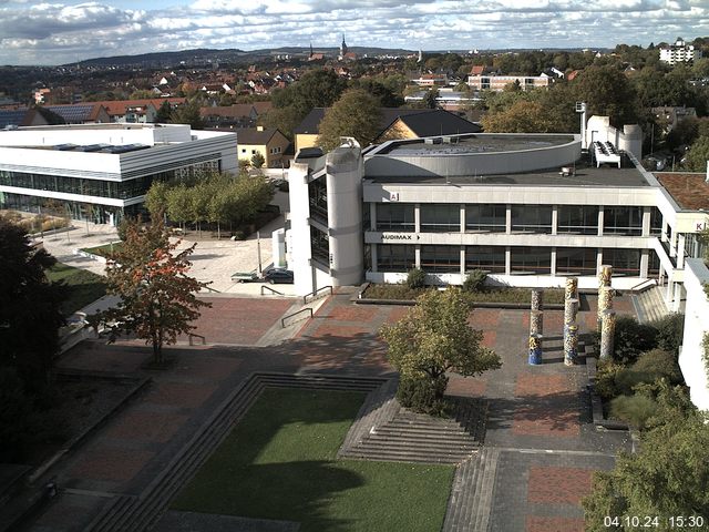 Foto der Webcam: Verwaltungsgebäude, Innenhof mit Audimax, Hörsaal-Gebäude 1