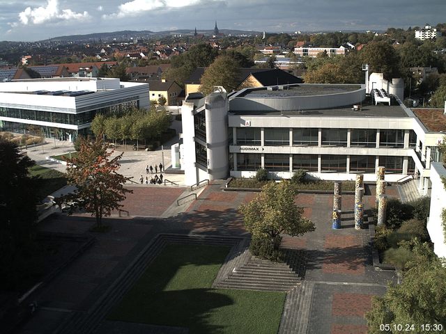 Foto der Webcam: Verwaltungsgebäude, Innenhof mit Audimax, Hörsaal-Gebäude 1