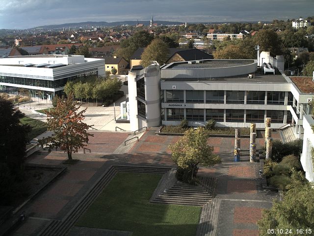 Foto der Webcam: Verwaltungsgebäude, Innenhof mit Audimax, Hörsaal-Gebäude 1