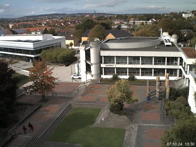 Foto der Webcam: Verwaltungsgebäude, Innenhof mit Audimax, Hörsaal-Gebäude 1