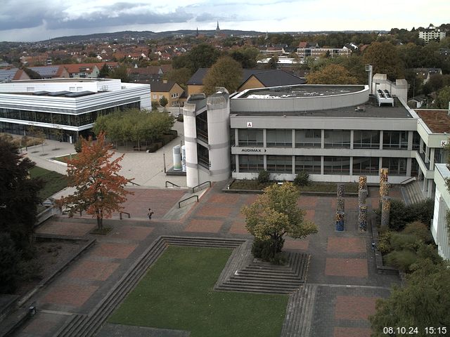 Foto der Webcam: Verwaltungsgebäude, Innenhof mit Audimax, Hörsaal-Gebäude 1