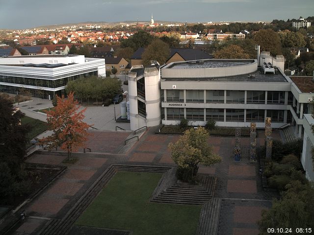 Foto der Webcam: Verwaltungsgebäude, Innenhof mit Audimax, Hörsaal-Gebäude 1