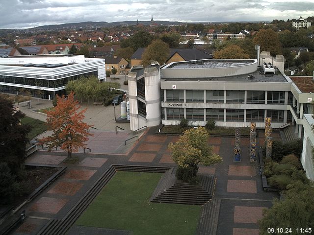 Foto der Webcam: Verwaltungsgebäude, Innenhof mit Audimax, Hörsaal-Gebäude 1