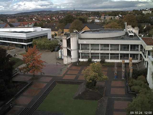 Foto der Webcam: Verwaltungsgebäude, Innenhof mit Audimax, Hörsaal-Gebäude 1