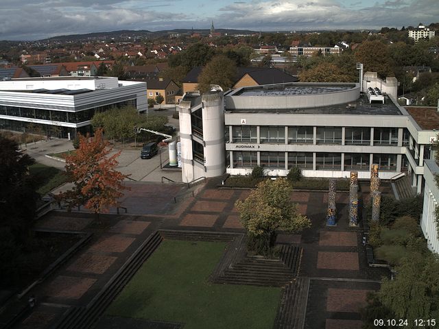 Foto der Webcam: Verwaltungsgebäude, Innenhof mit Audimax, Hörsaal-Gebäude 1