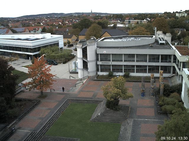 Foto der Webcam: Verwaltungsgebäude, Innenhof mit Audimax, Hörsaal-Gebäude 1