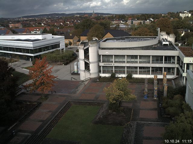 Foto der Webcam: Verwaltungsgebäude, Innenhof mit Audimax, Hörsaal-Gebäude 1