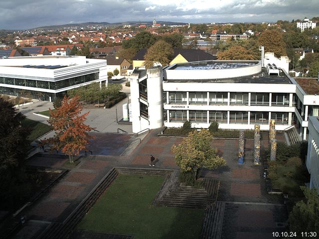 Foto der Webcam: Verwaltungsgebäude, Innenhof mit Audimax, Hörsaal-Gebäude 1