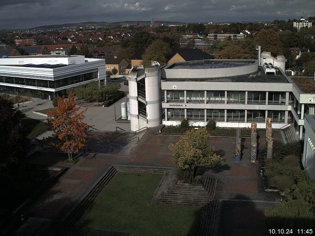 Foto der Webcam: Verwaltungsgebäude, Innenhof mit Audimax, Hörsaal-Gebäude 1