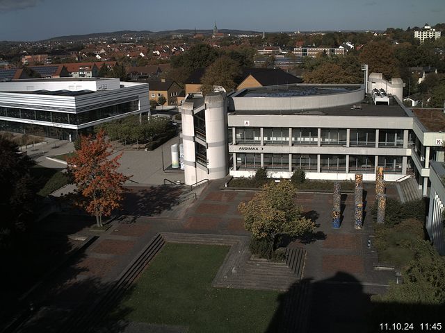 Foto der Webcam: Verwaltungsgebäude, Innenhof mit Audimax, Hörsaal-Gebäude 1