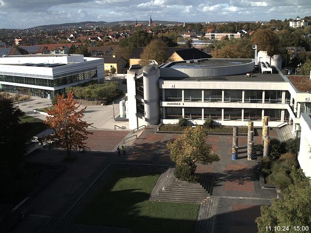 Foto der Webcam: Verwaltungsgebäude, Innenhof mit Audimax, Hörsaal-Gebäude 1