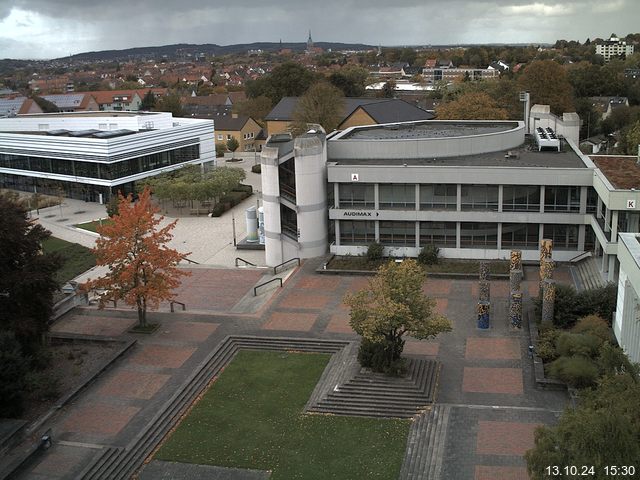 Foto der Webcam: Verwaltungsgebäude, Innenhof mit Audimax, Hörsaal-Gebäude 1