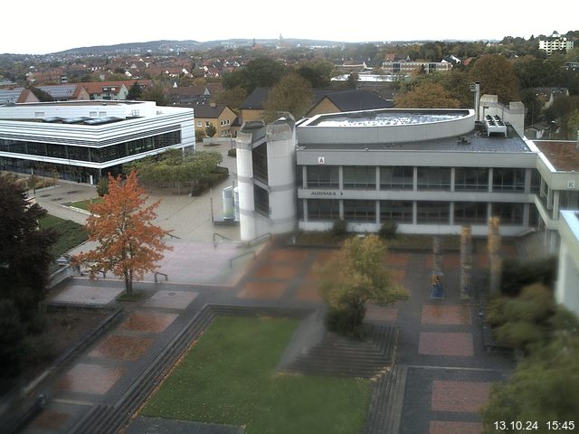 Foto der Webcam: Verwaltungsgebäude, Innenhof mit Audimax, Hörsaal-Gebäude 1