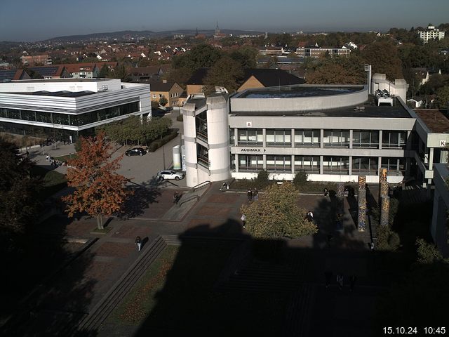 Foto der Webcam: Verwaltungsgebäude, Innenhof mit Audimax, Hörsaal-Gebäude 1