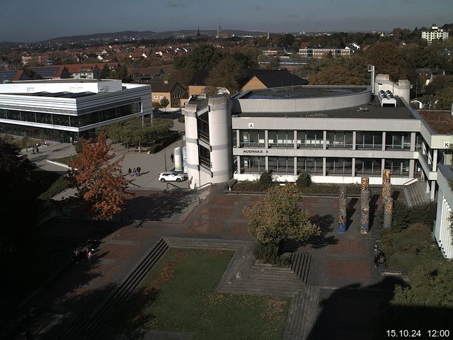 Foto der Webcam: Verwaltungsgebäude, Innenhof mit Audimax, Hörsaal-Gebäude 1