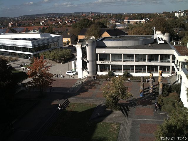 Foto der Webcam: Verwaltungsgebäude, Innenhof mit Audimax, Hörsaal-Gebäude 1