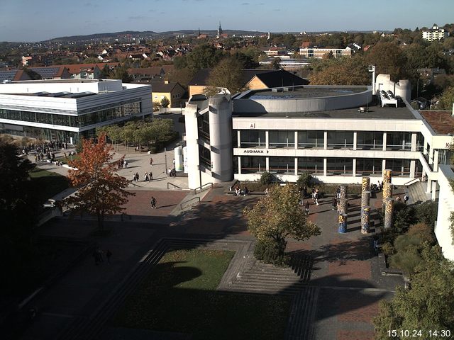 Foto der Webcam: Verwaltungsgebäude, Innenhof mit Audimax, Hörsaal-Gebäude 1