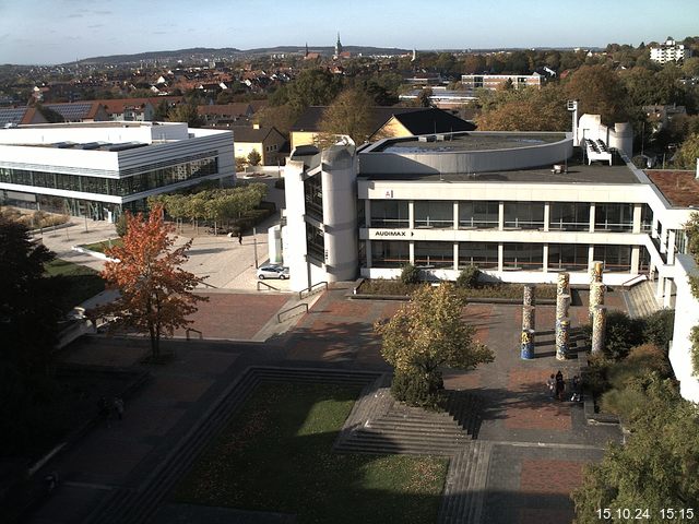 Foto der Webcam: Verwaltungsgebäude, Innenhof mit Audimax, Hörsaal-Gebäude 1