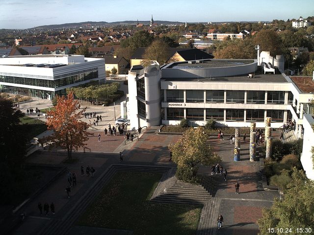 Foto der Webcam: Verwaltungsgebäude, Innenhof mit Audimax, Hörsaal-Gebäude 1