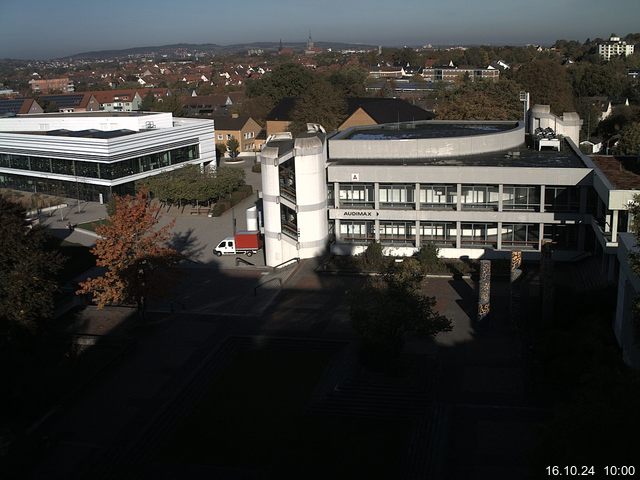 Foto der Webcam: Verwaltungsgebäude, Innenhof mit Audimax, Hörsaal-Gebäude 1