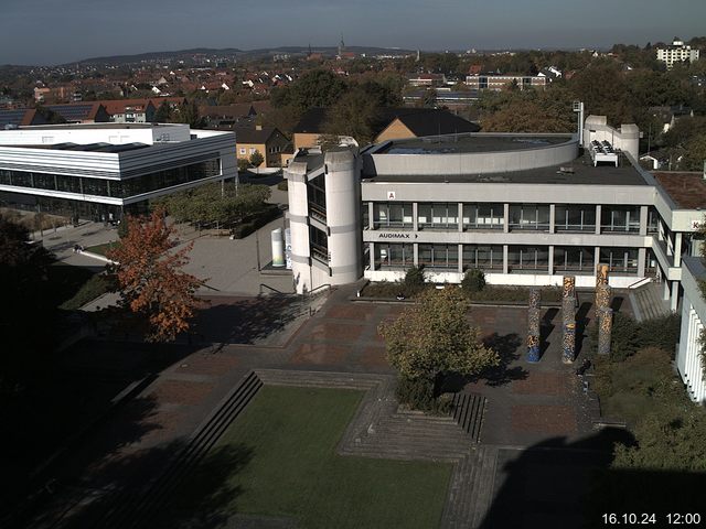 Foto der Webcam: Verwaltungsgebäude, Innenhof mit Audimax, Hörsaal-Gebäude 1